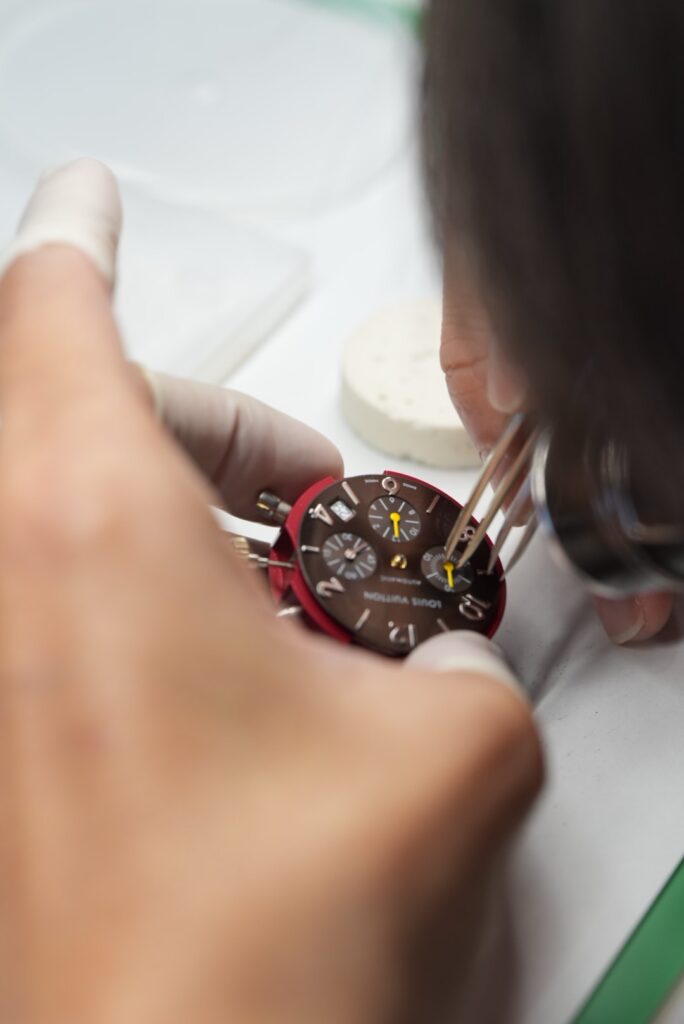 LV watch repair3